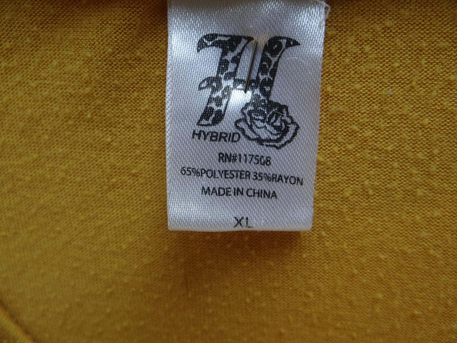 Hybrid Queen V-Neck Knotted Tee - Yellow & Gray