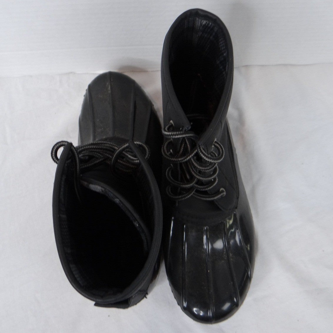 Charlotte Russe Black Lace Up Duck Boots Waterproof Rubber Sole Plaid Lined