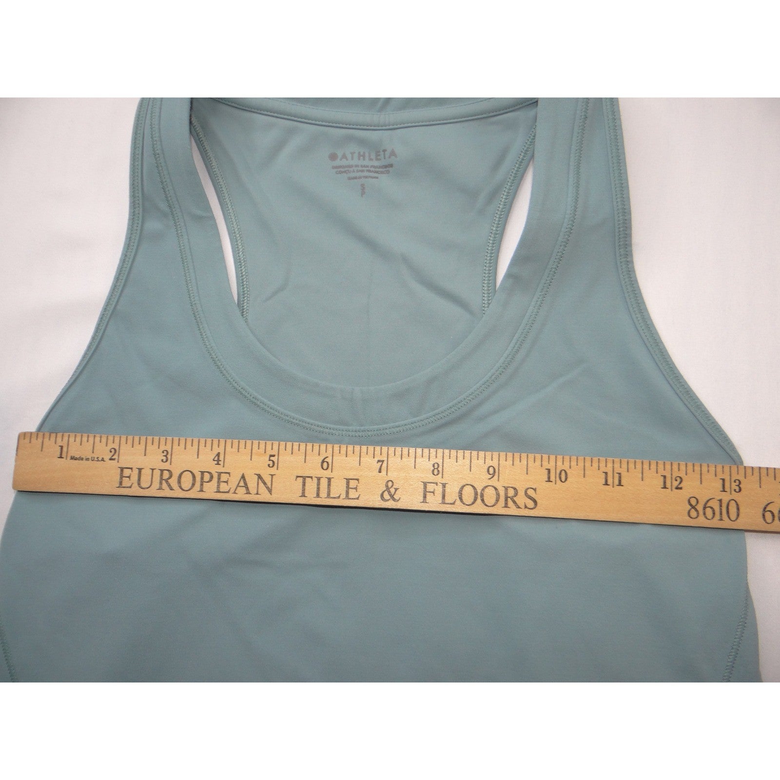 Athleta Womens Racerback Cropped Tank Top Sage Green Small Petite SP Scoop Neck