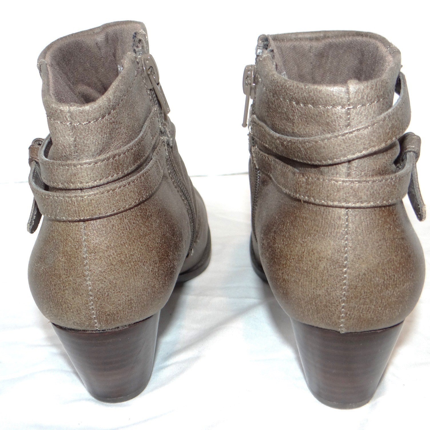 Baretraps Rhapsody Womens Taupe Brown Slouchy Ankle Boots Block Heel 7M