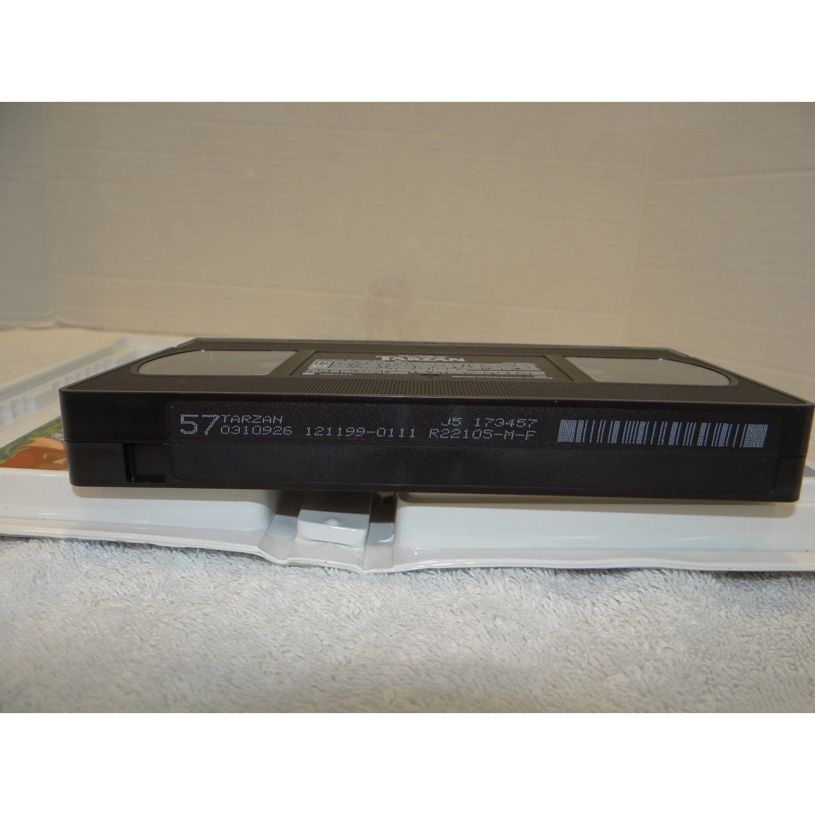 Walt Disney Tarzan VHS 2000 Clamshell Case THX Certified G Rated Animated