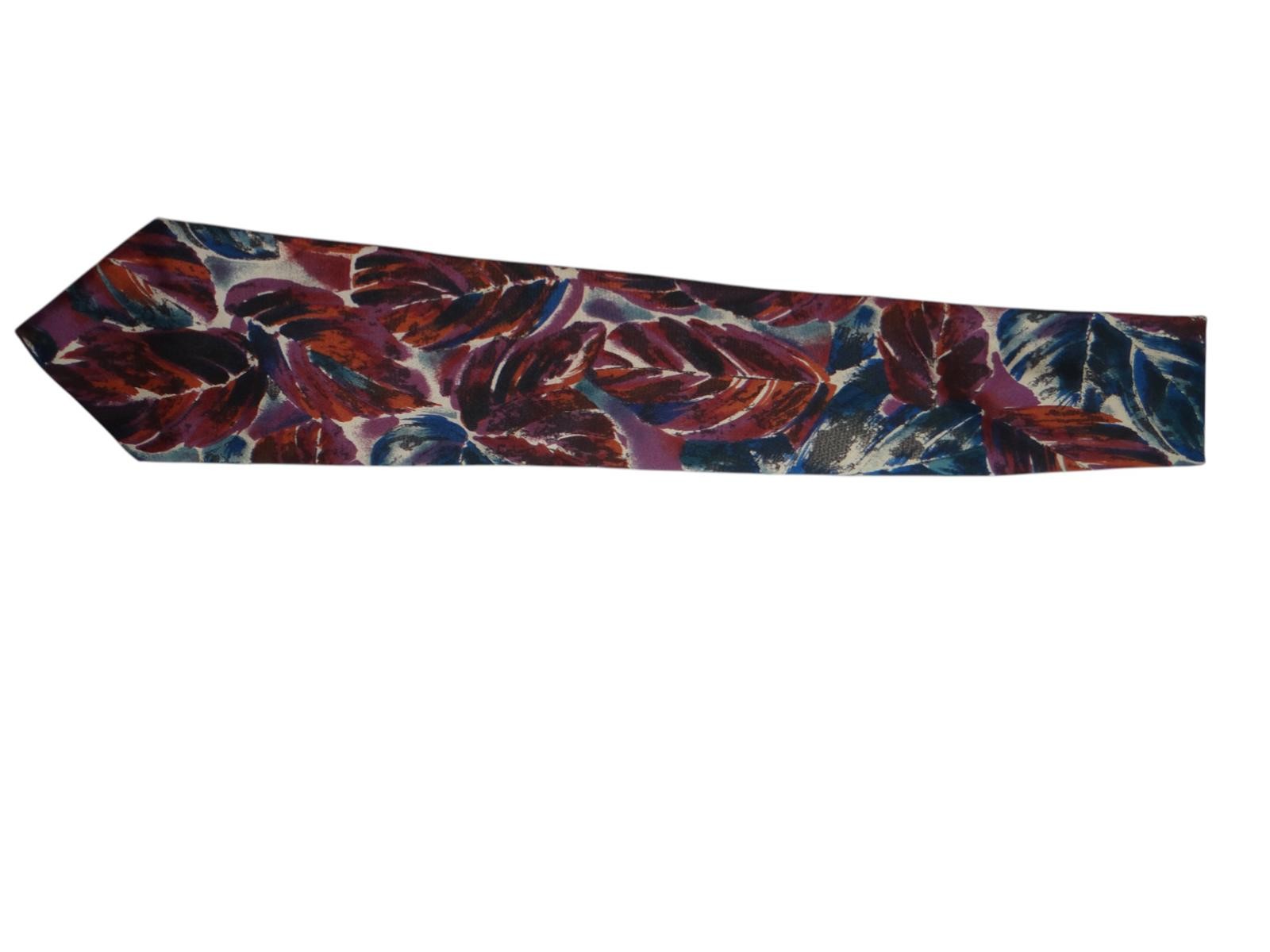Vintage Salvatori Silk Leaf Pattern Tie - Perfect Accessory for Any Occasion