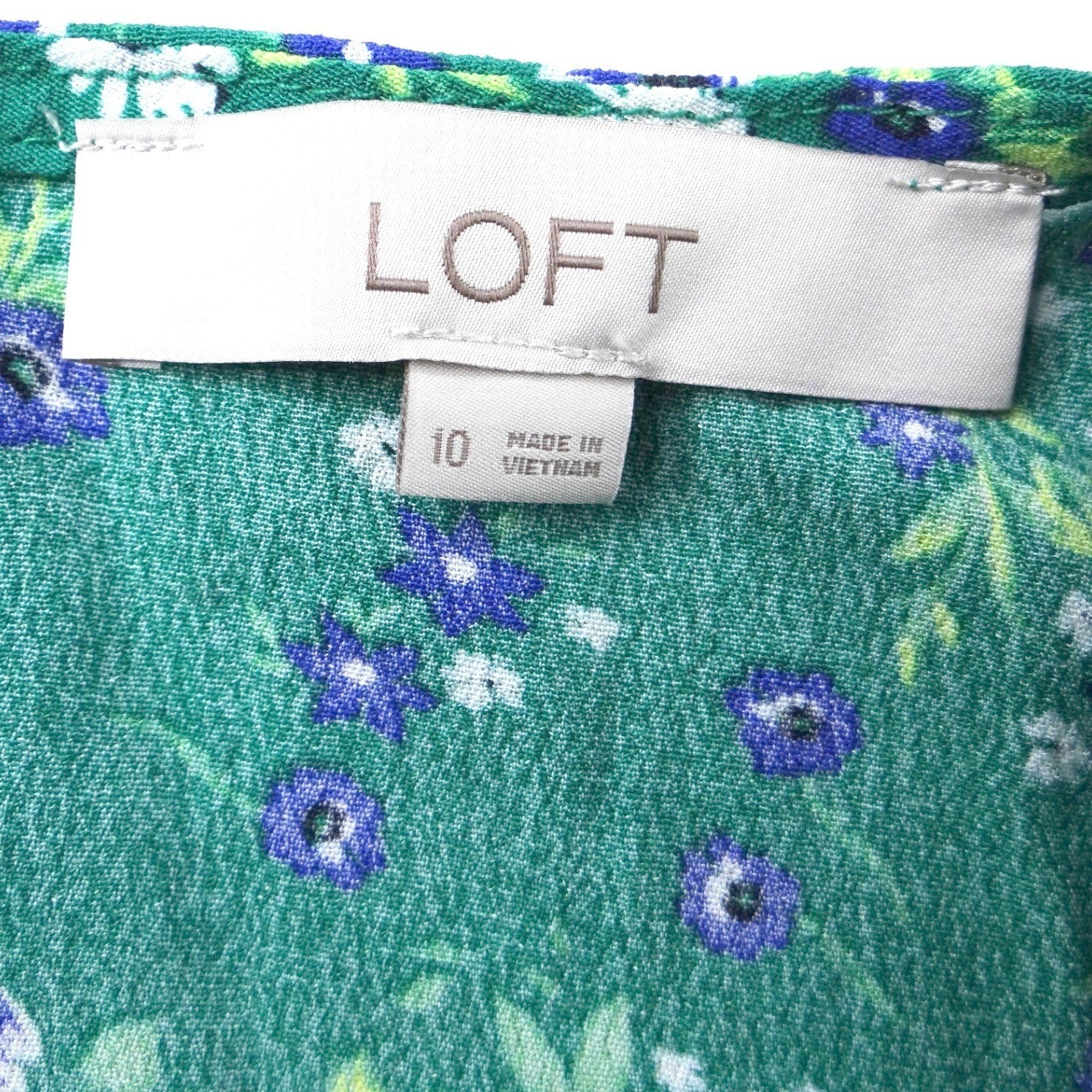 Lot of 3 Spring/Summer/Vacation Shower Occasion Floral Femme Dresses Size Medium