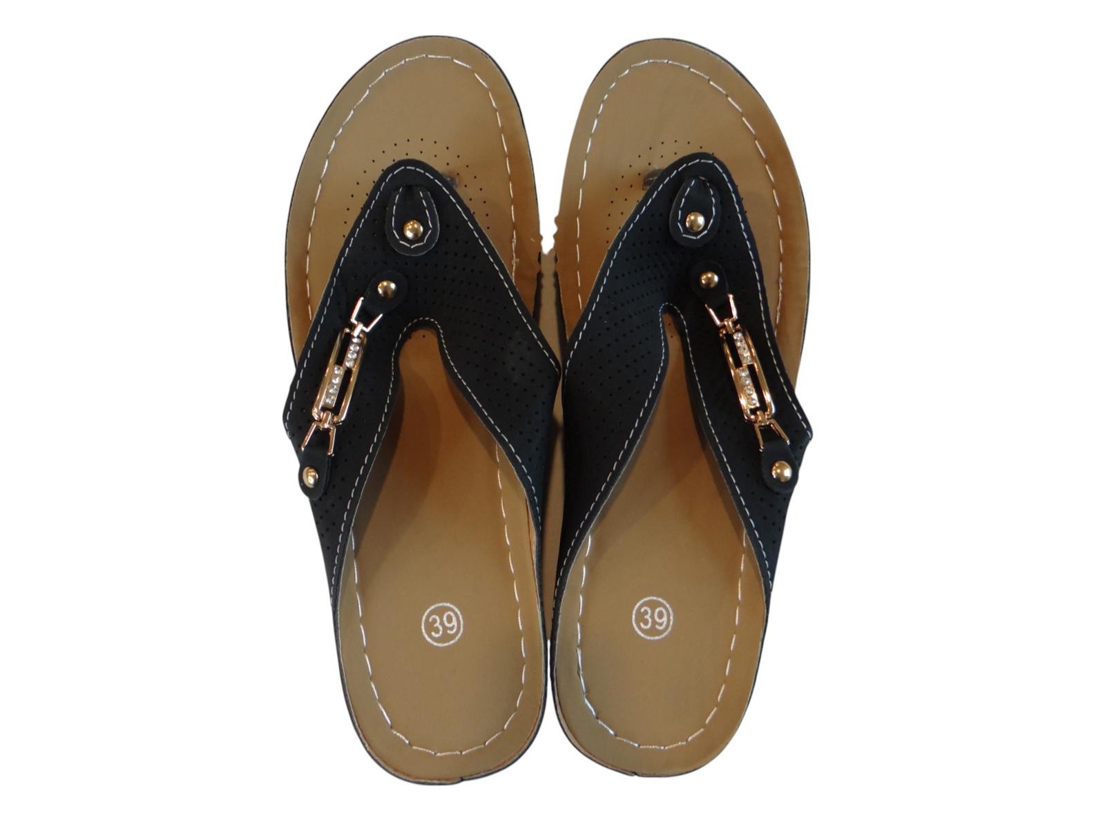 Stylish Women's Black Flip-Flop Sandals with Decorative Buckle
