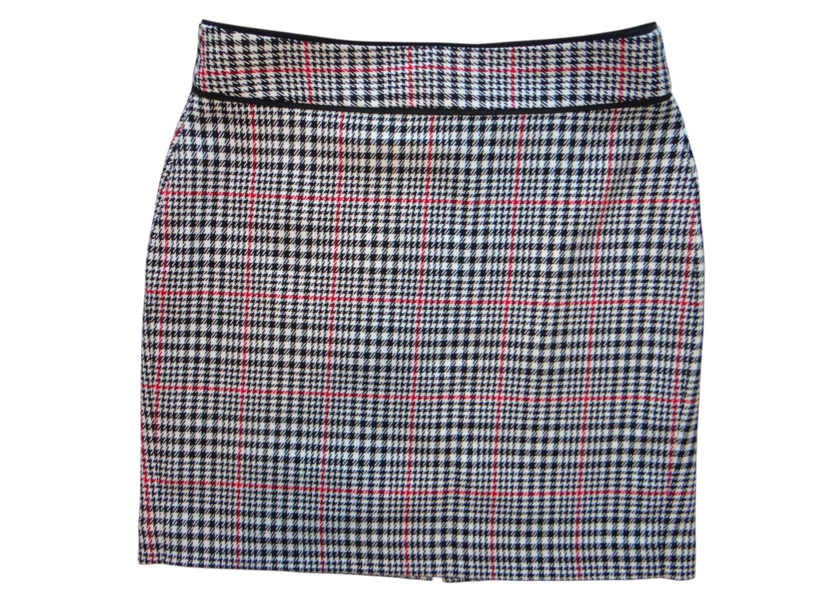 Banana Republic Petite Houndstooth Skirt - Stylish & Chic