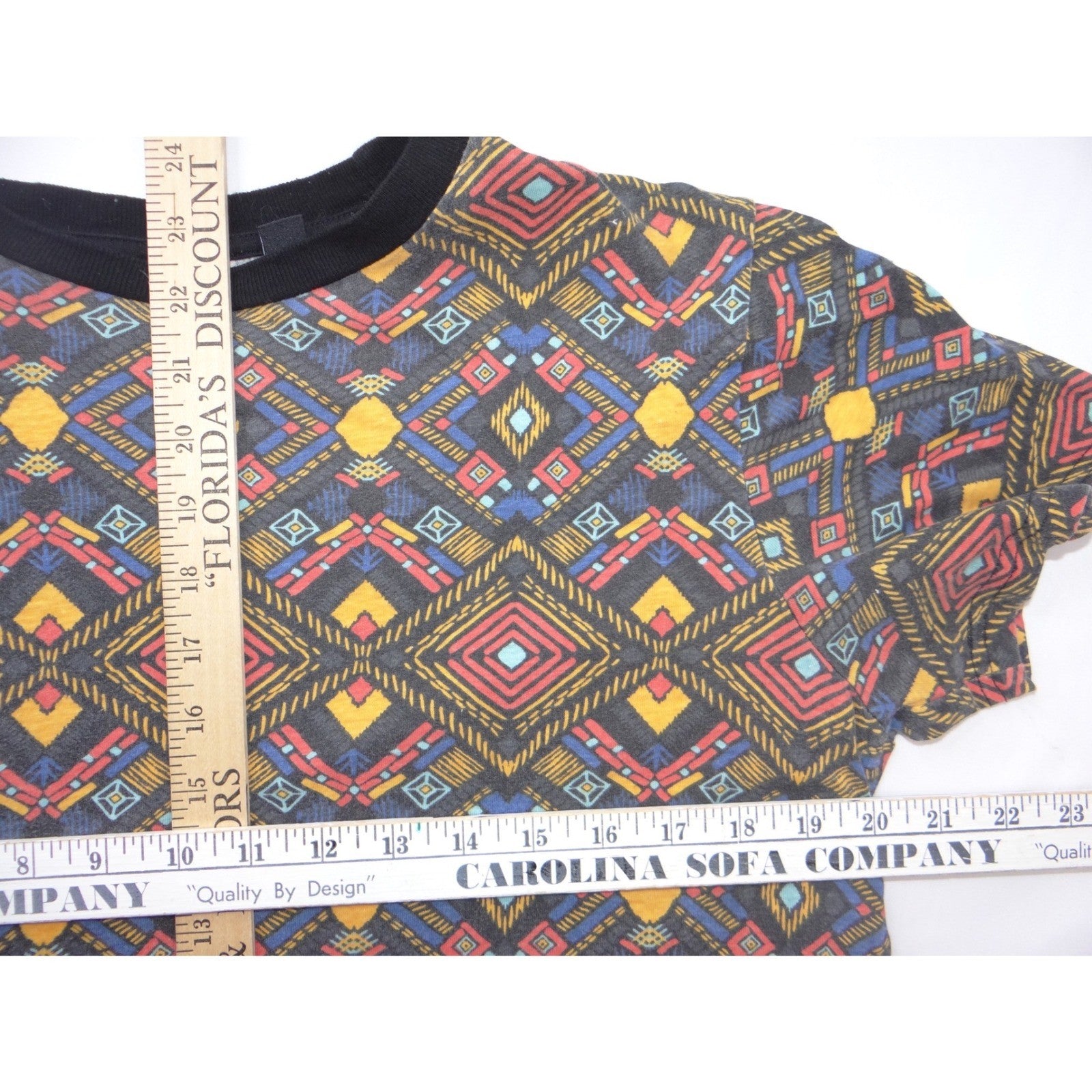 Vintage WXYZ Mens Small Geometric Tribal Print T-Shirt Short Sleeve Crewneck