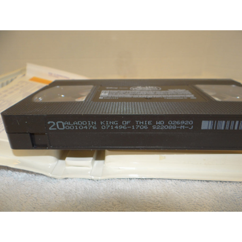 Disney Aladdin and the King of Thieves VHS Robin Williams Clamshell 1996