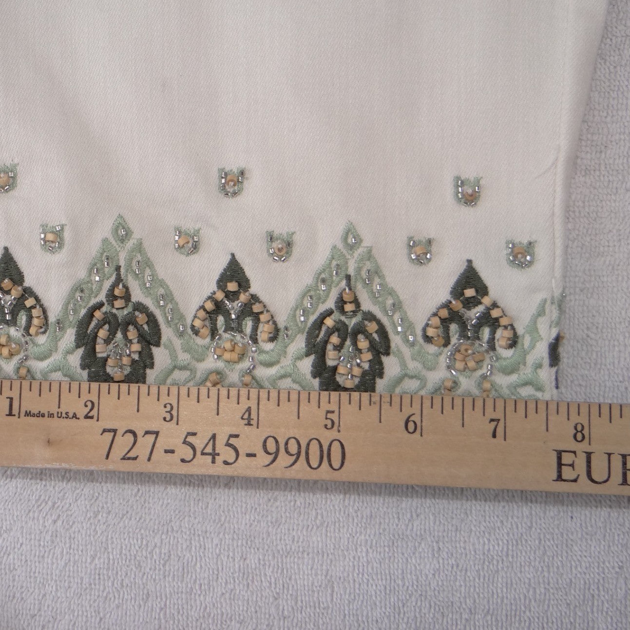 Chicos Pull On Capri Pants Cream Beaded Embroidered Hem Womens Size 1.5 US 10