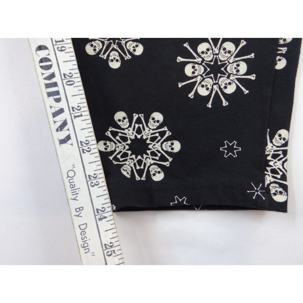 Torrid Black Skull Snowflake Leggings Capris Size 4 Workout Comfy Casual