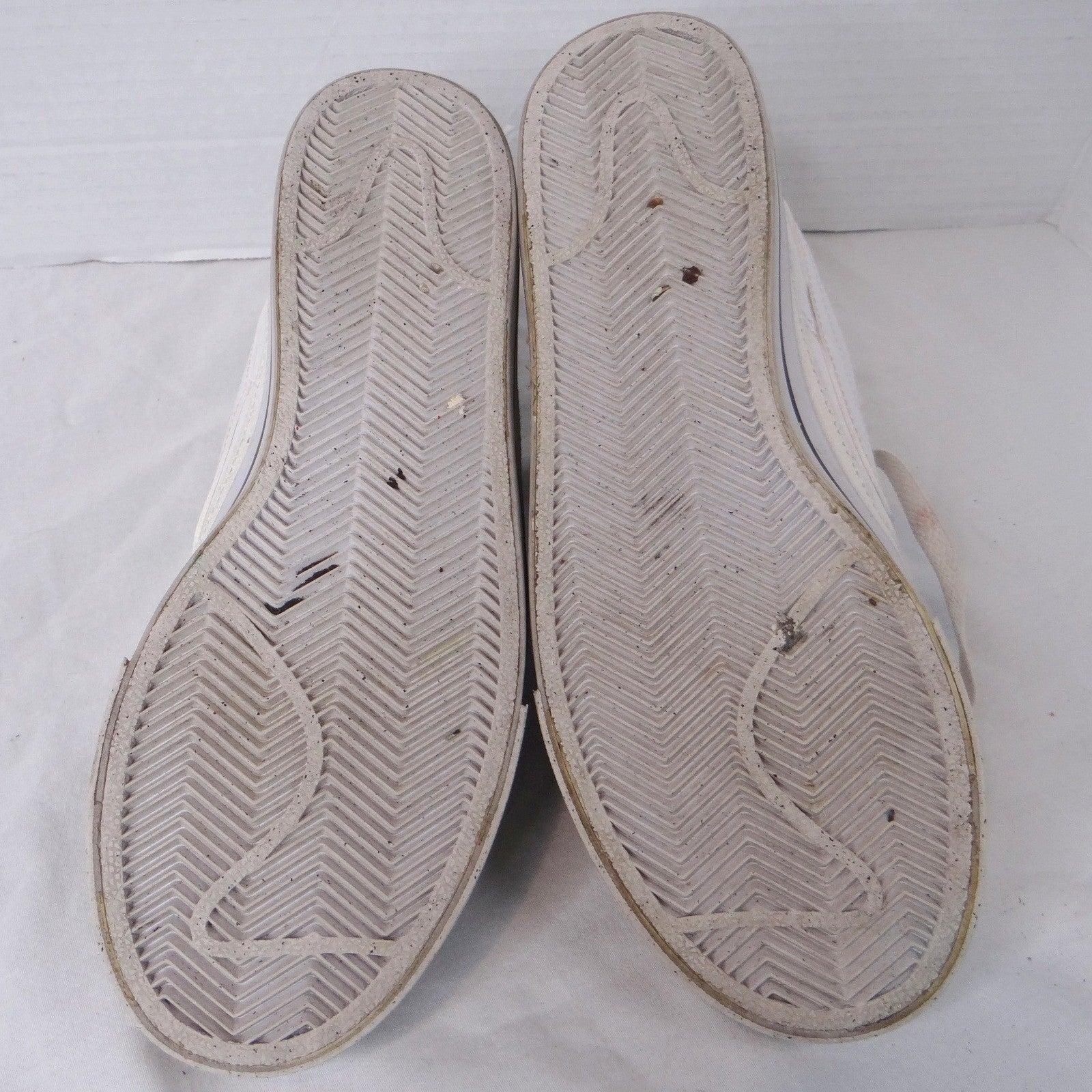 Nike Sport Shoes DH3161 101 White Lace Up Sneakers Youth Size 6.5