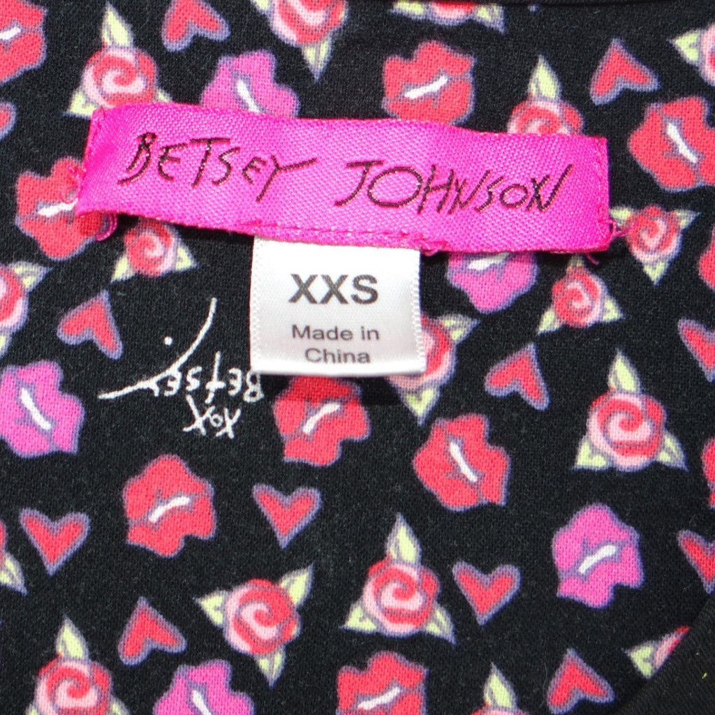 Betsey Johnson Black V Neck Scrub Top Short Sleeve Lips Roses Print XXS