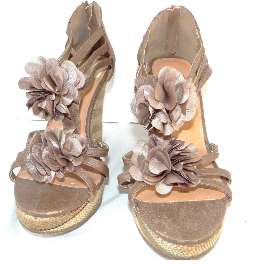 Sbicca of California Womens Floral Wedge Sandals Taupe Strappy Flower Heels 9
