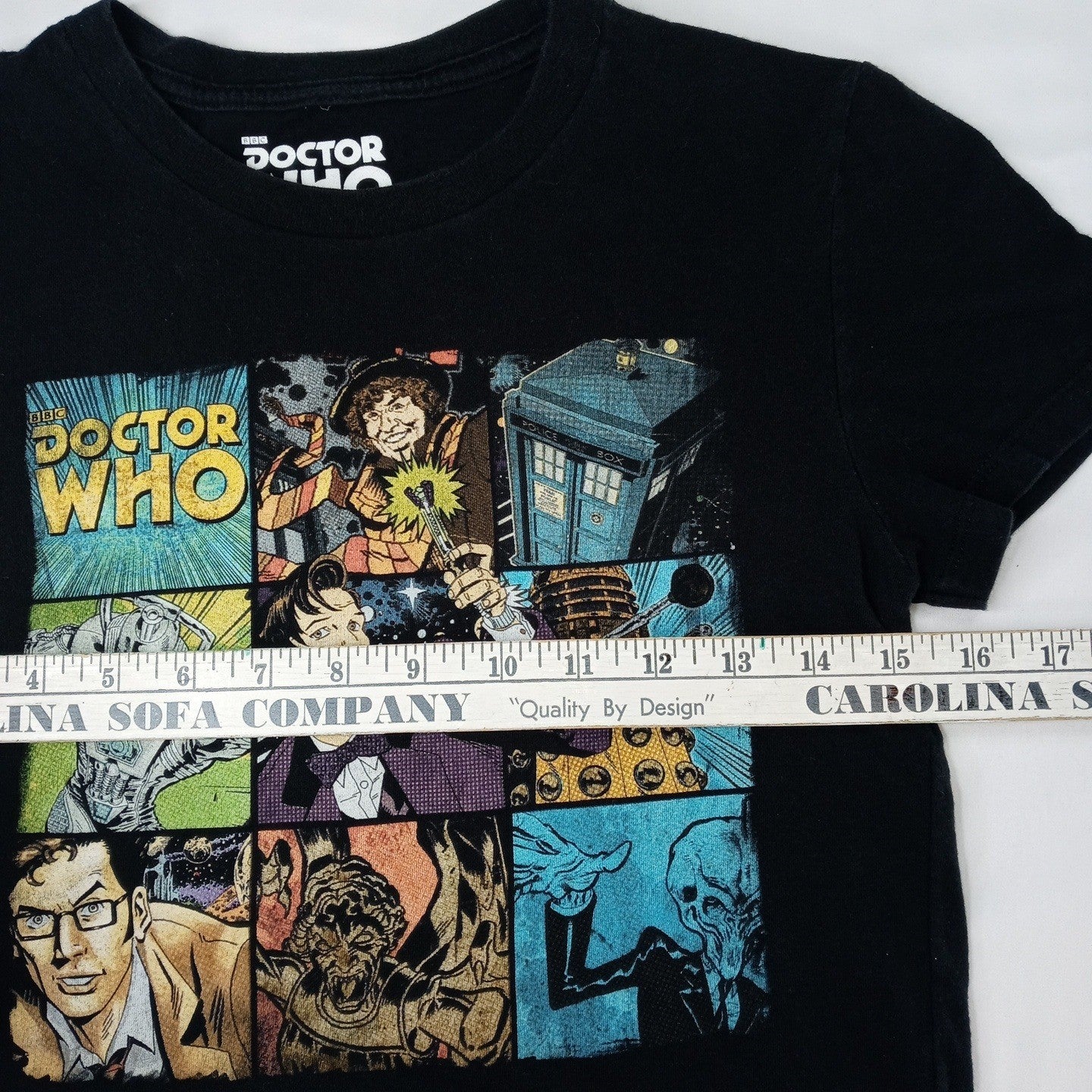 Her Universe Doctor Who Comic Collage T Shirt Mens Medium Black BBC Licensed