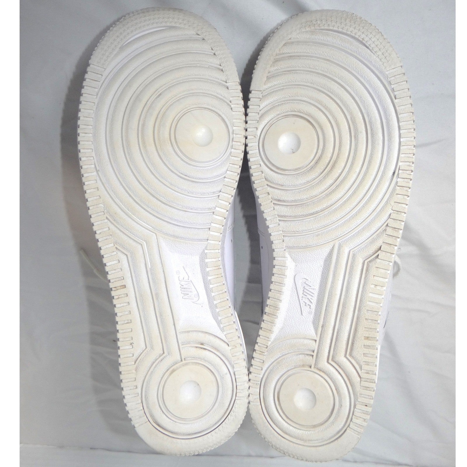 Nike Air Force 1 Low 07 Mens Shoes Triple White CW2288-111 Size 8.5