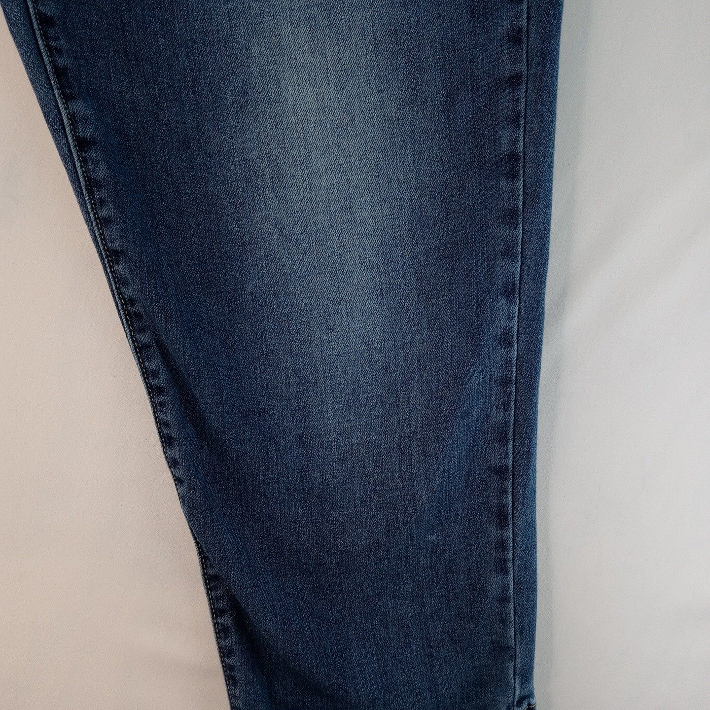 Gap Straight Crop Jeans Medi Wash Denim Cuffed Pants Women's Size 16 33