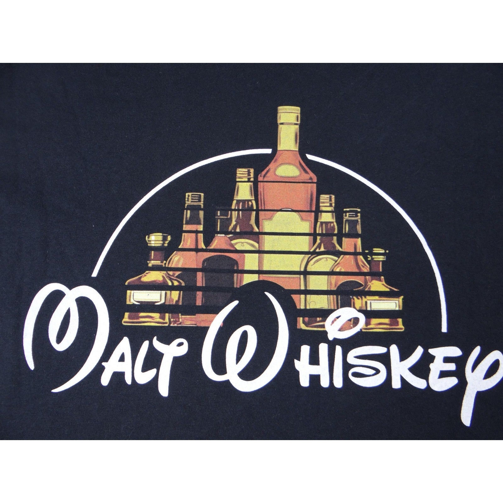Gildan Heavy Cotton Black Malt Whiskey Graphic T-Shirt Men's Medium