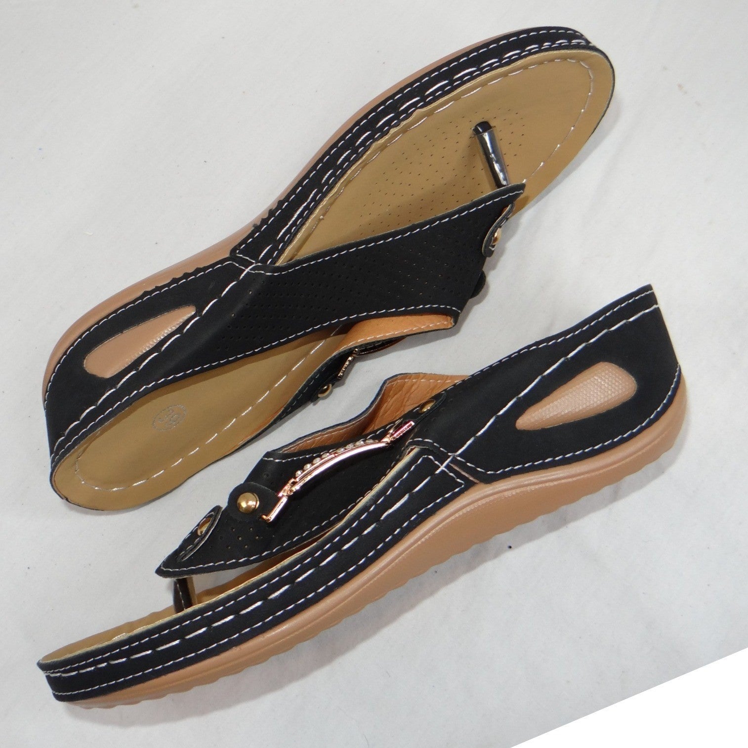 New Womens Black Wedge Thong Sandals Rhinestone Accent Comfort Slip On Size 8.5