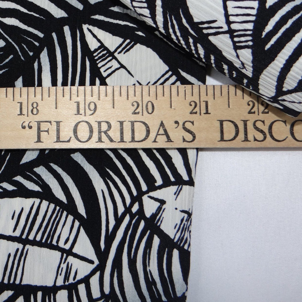 Vintage Alia Womens Sz 10 Black White Leaf Print Short Sleeve Button Blouse Top