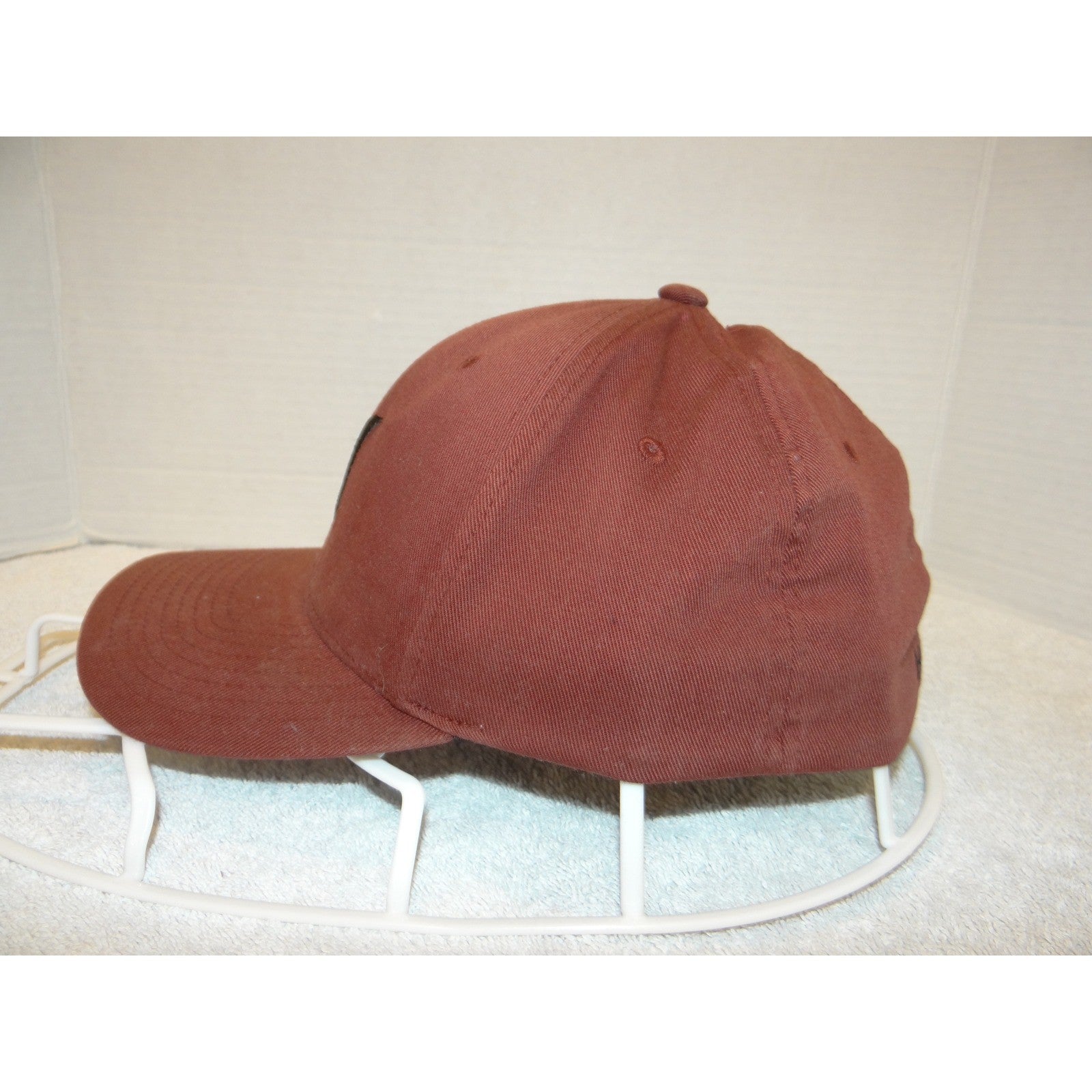 Hurley Flexfit Baseball Cap Hat Burgundy Maroon Embroidered Logo Mens S-M