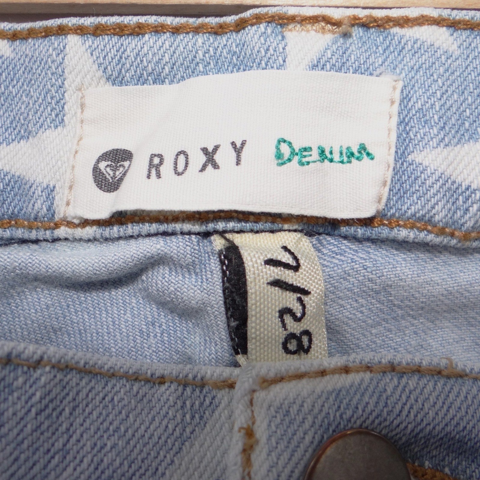 Roxy Denim Americana Stars and Stripes Cut Off Shorts Light Wash Blue Size 7/28