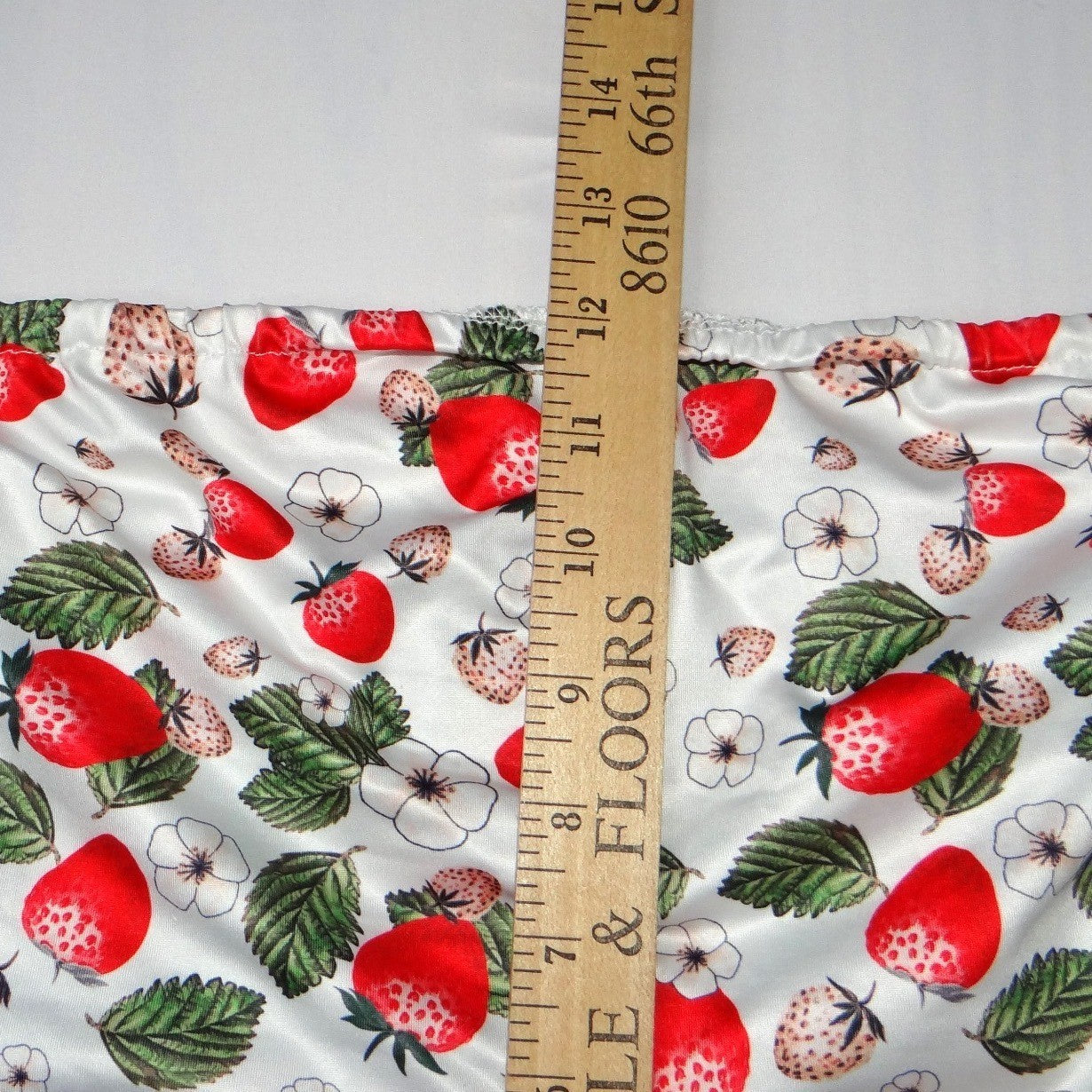 SHEIN White Strawberry Print Tube Top Bandage Style