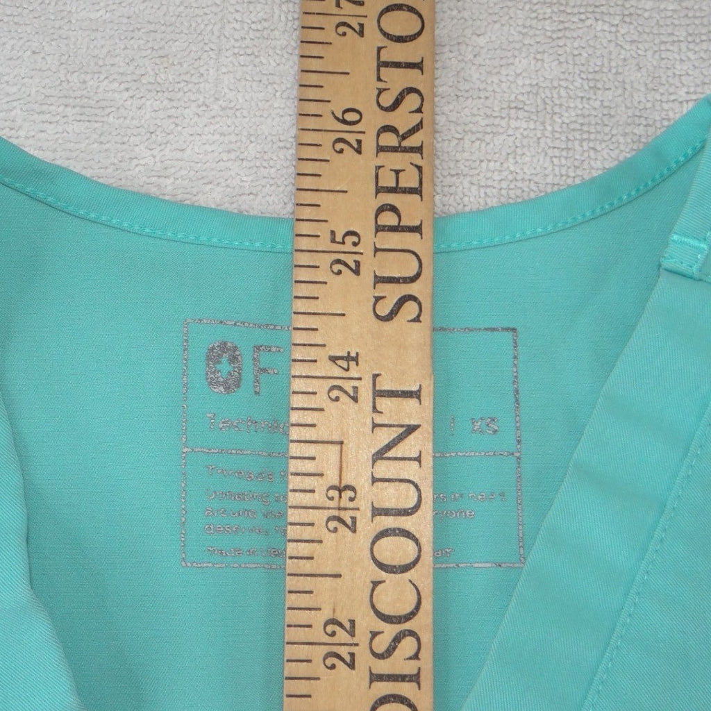 FIGS Technical Collection Women XS V-Neck Scrub Top Seafoam Green Short Sleeve