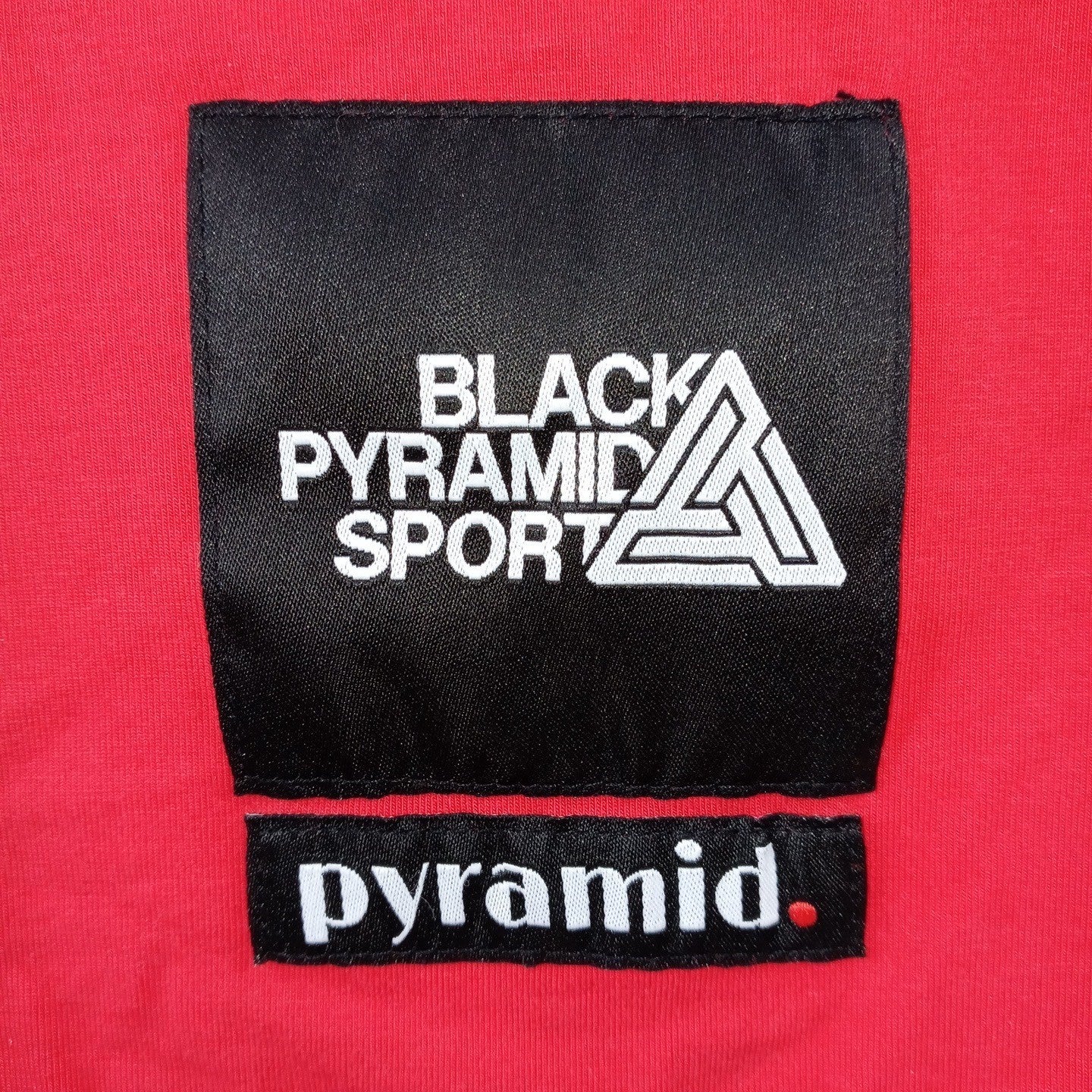 Black Pyramid Sport TShirt Mens XXXL White Blue Red Color Block Flag Patch