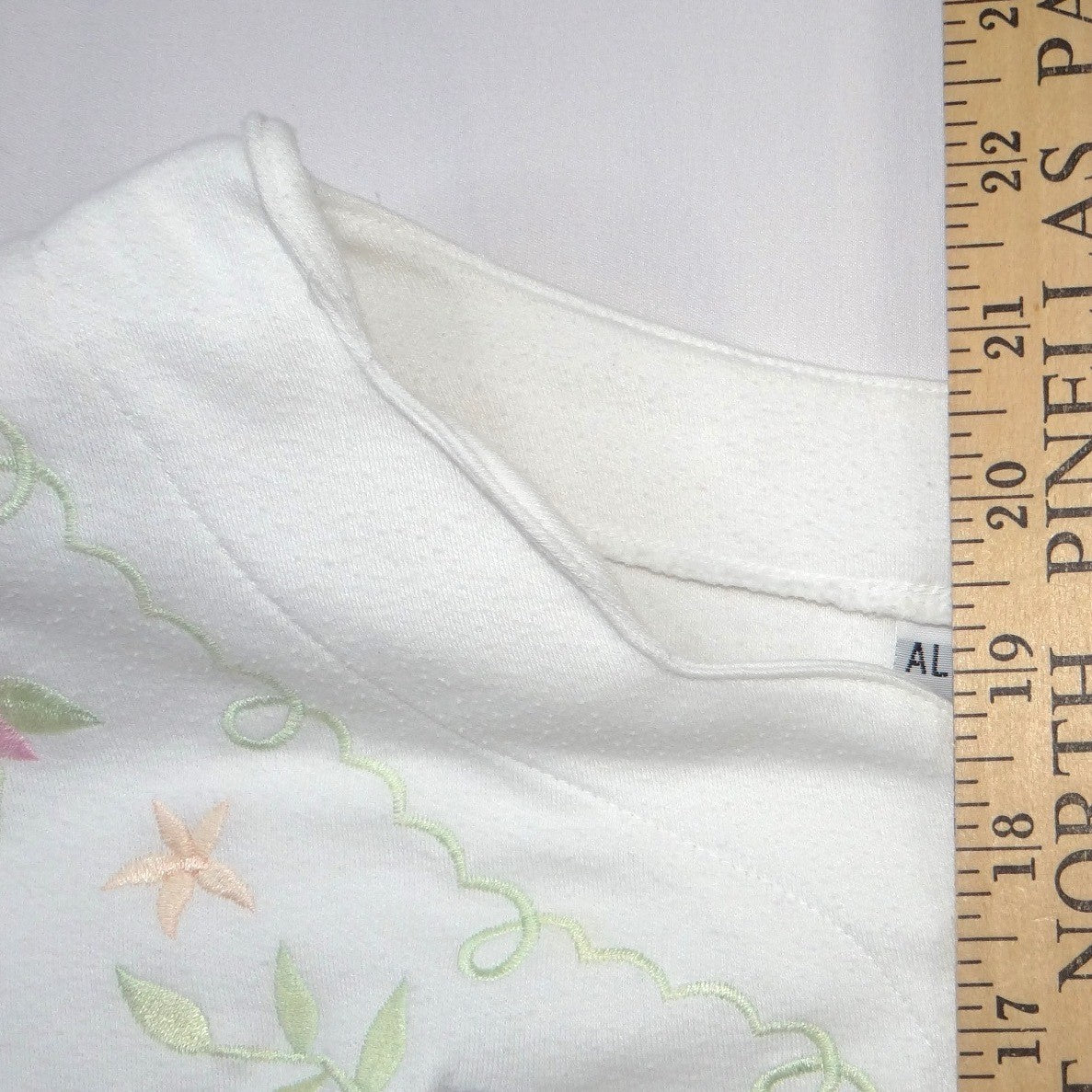 VTG Alfred Dunner Women White Floral Embroidered Button Front Short Sleeve Top L