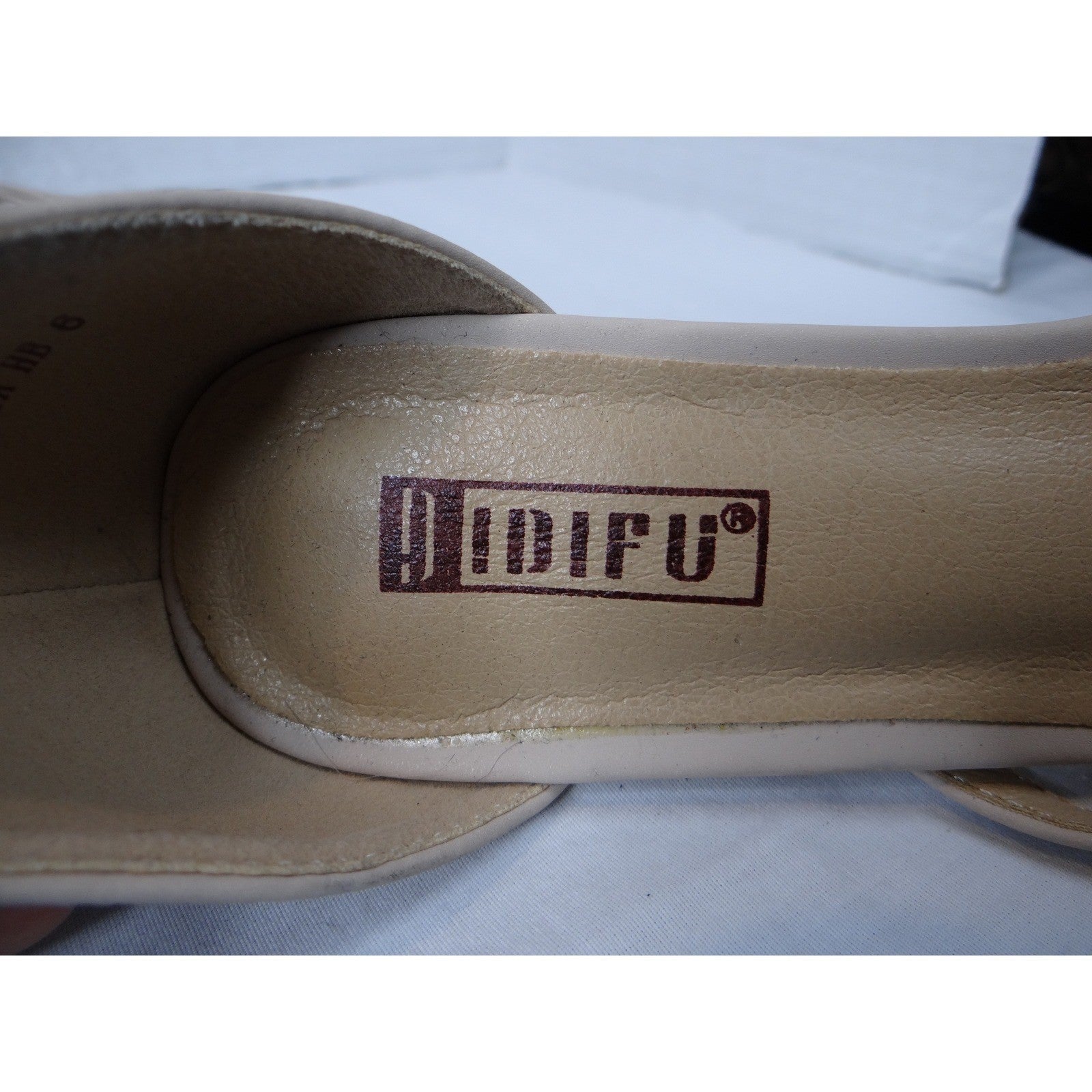 DIDIFU Women's Beige Strappy Kitten Heel Ankle Strap Sandals Size 6