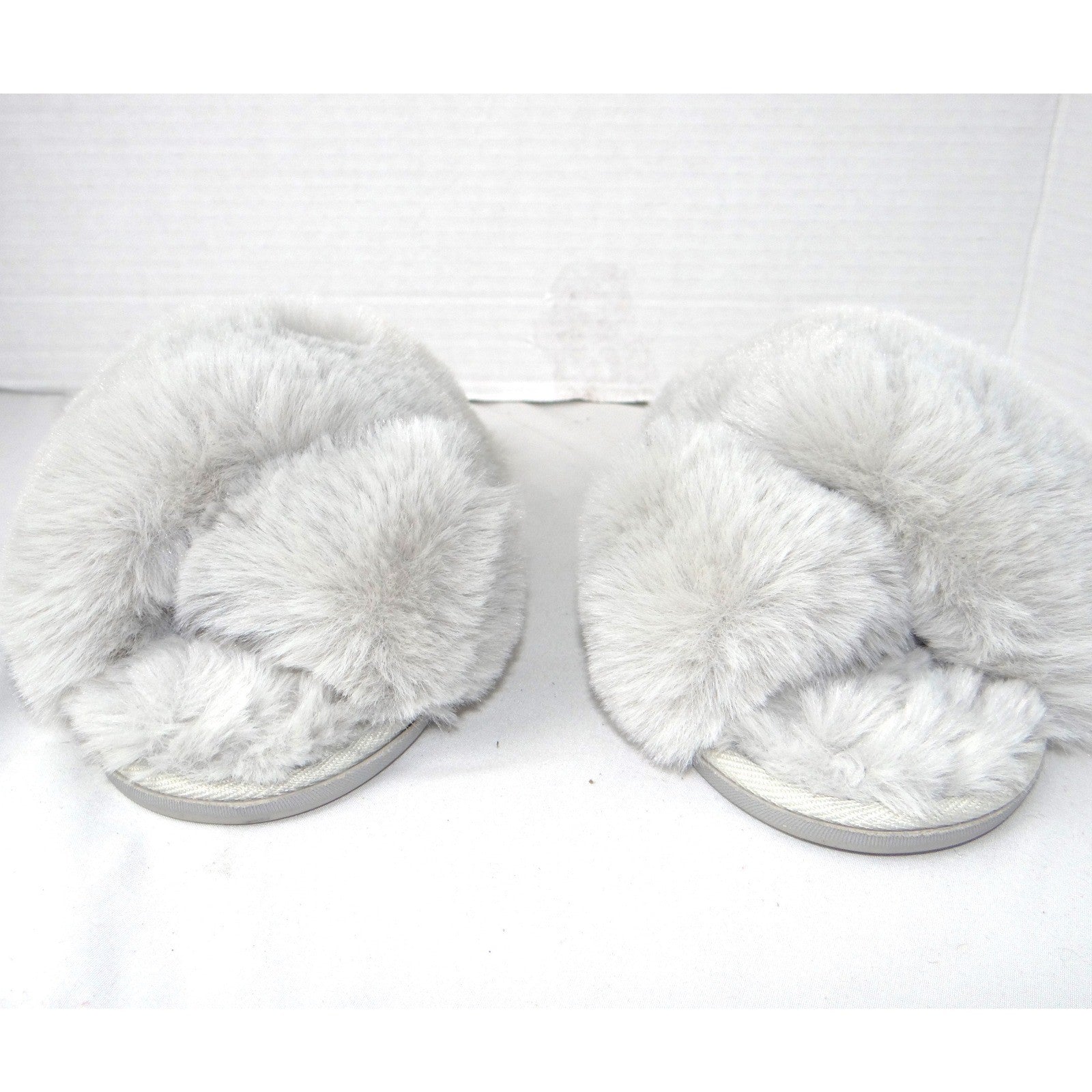 Nicole Miller New York Womens Faux Fur Criss Cross Slippers Grey Size M 6.5-7.5