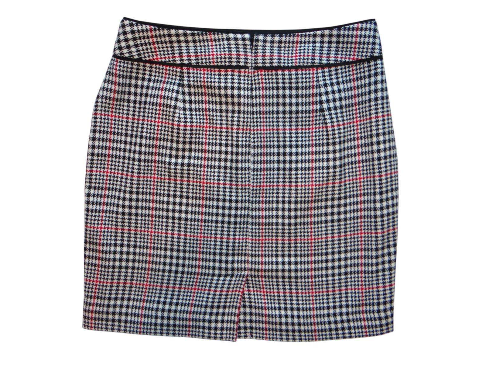 Banana Republic Petite Houndstooth Skirt - Stylish & Chic