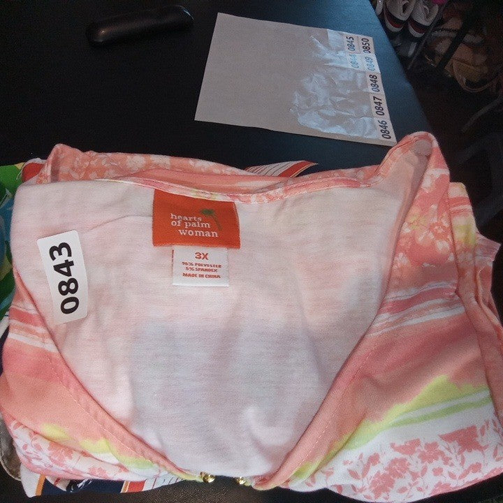 NWT-Hearts of Palm Woman Blush Strokes Print V Neck Gathered Ring Top 3X