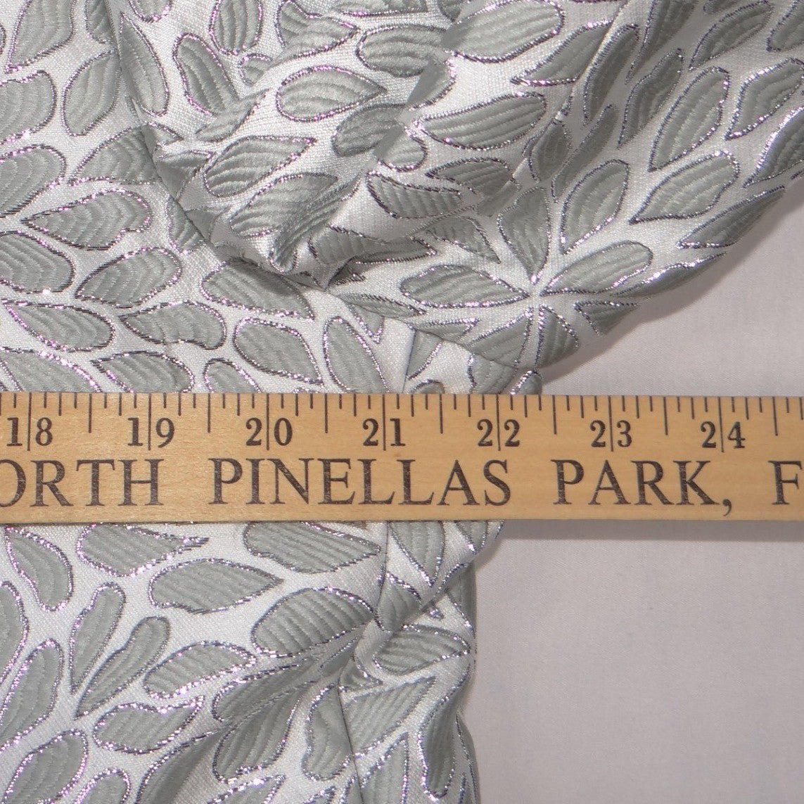 St. Patrick Mens 3XL Silver Floral Brocade Dinner Jacket Blazer & Bow Tie 508-6