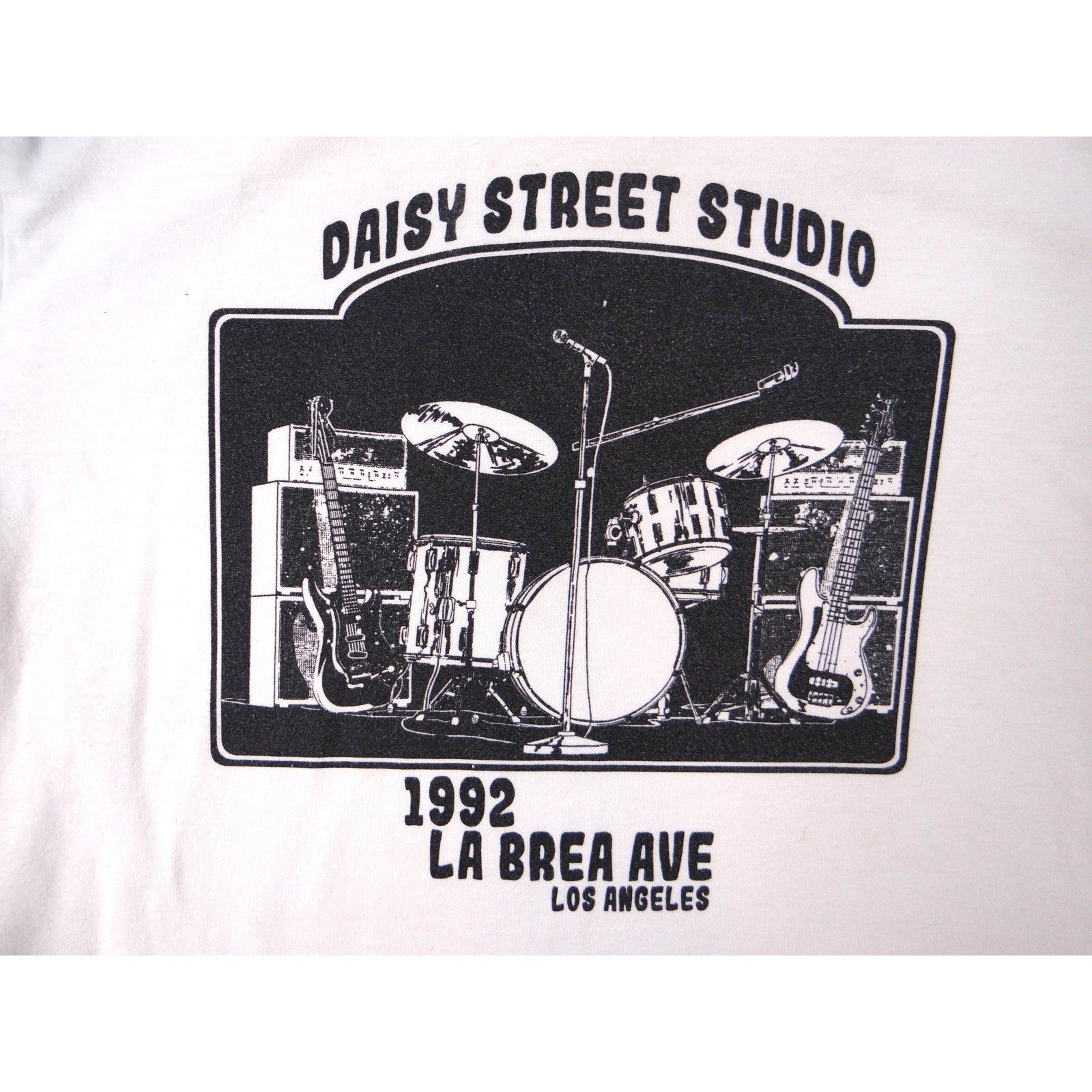 Y2K Daisy Street Studio Graphic T Shirt White Black Band Drum Guitar Logo Tee