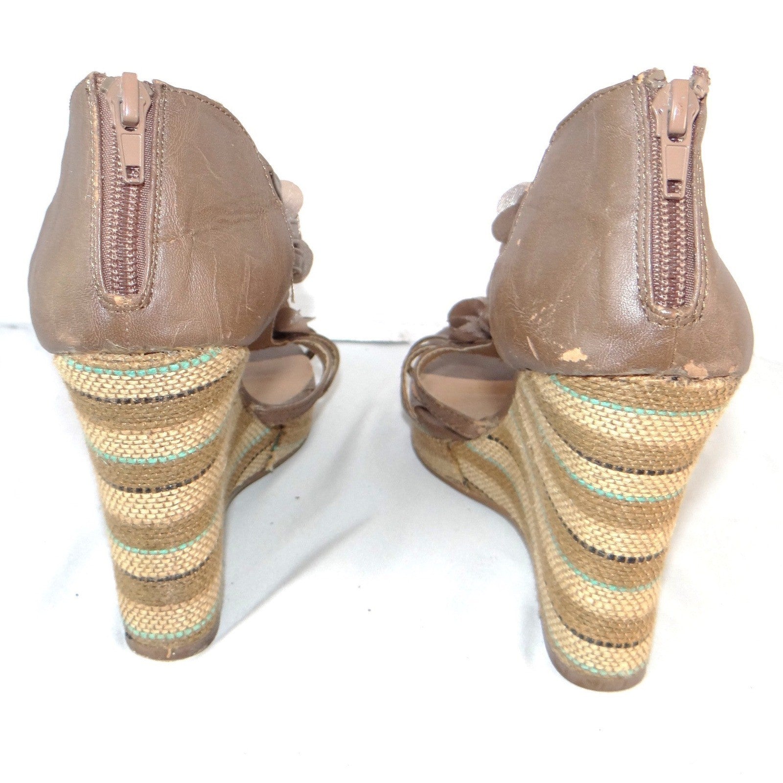 Sbicca of California Womens Floral Wedge Sandals Taupe Strappy Flower Heels 9