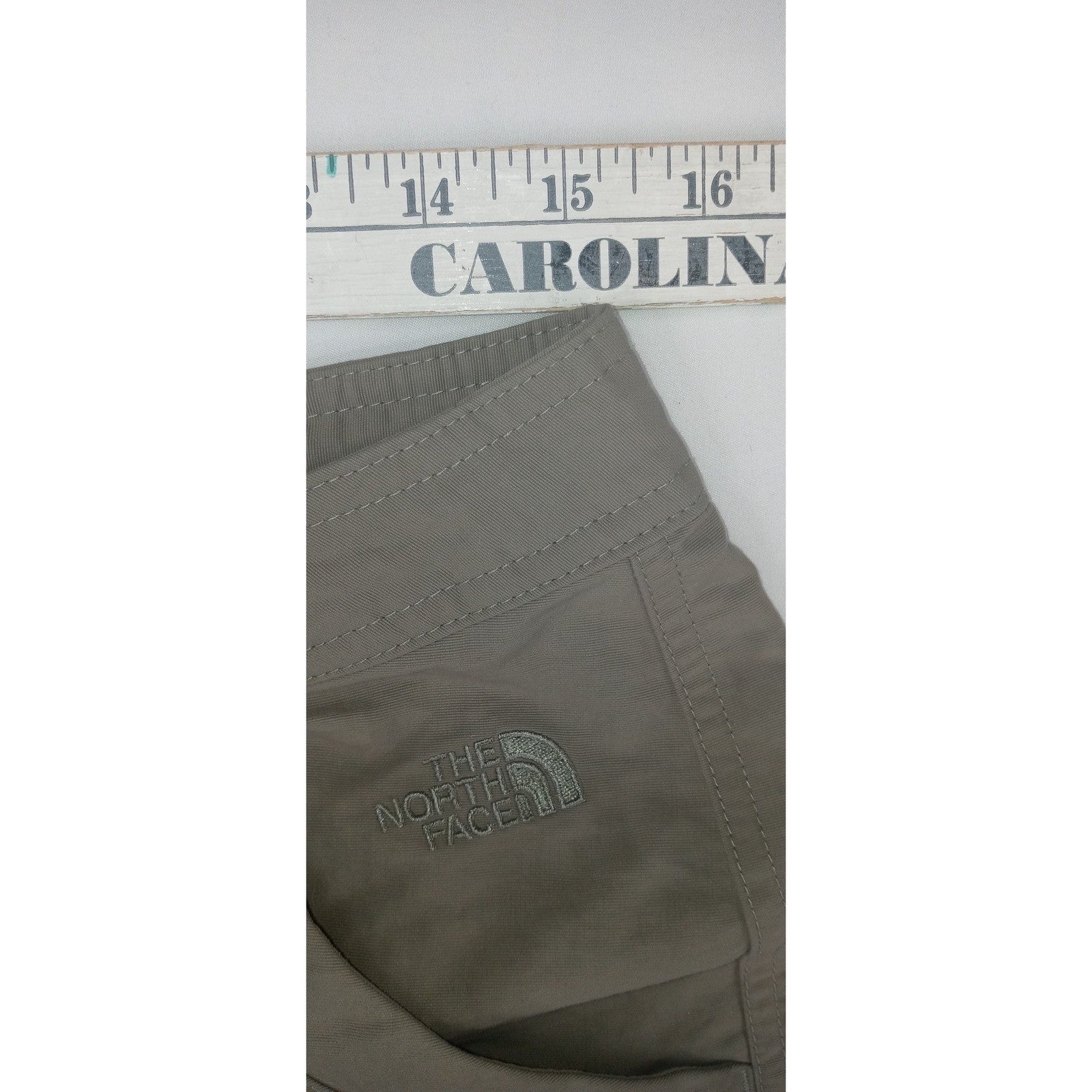 The North Face Womens Cargo Capri Pants Khaki Outdoor Casual Size 8
